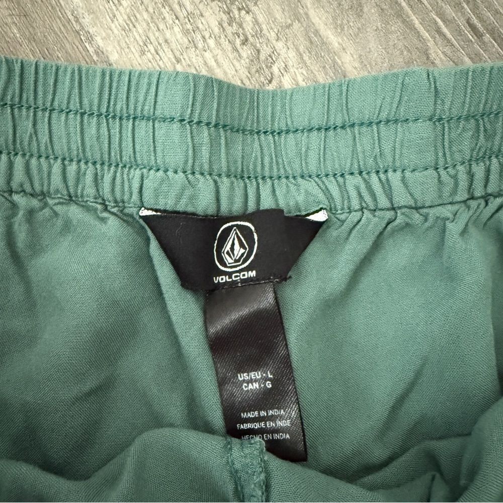 Volcom Shorts Large Teal Viscose Vacation Flowy Pockets Feminine Casual - Picture 5 of 13